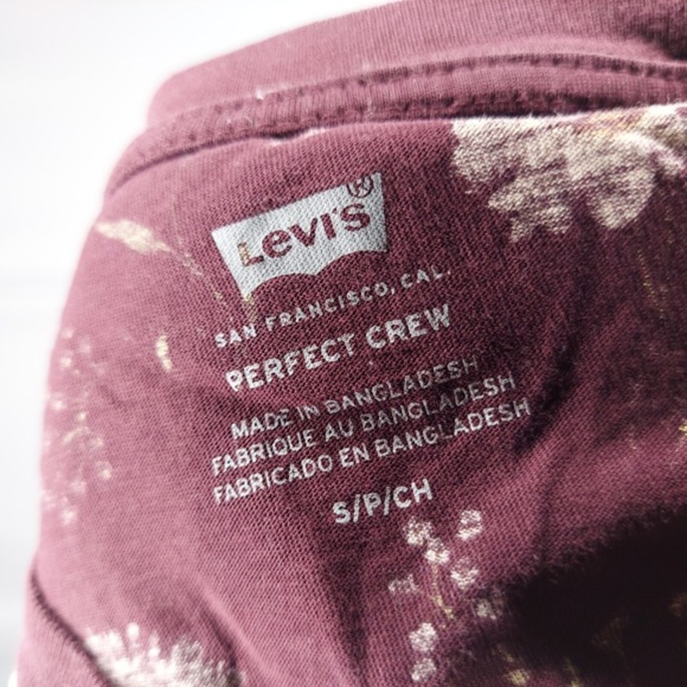 Levi's‎ Floral T-Shirt Women Small Cotton Floral Short Sleeve Pocket Crew - Picture 6 of 7
